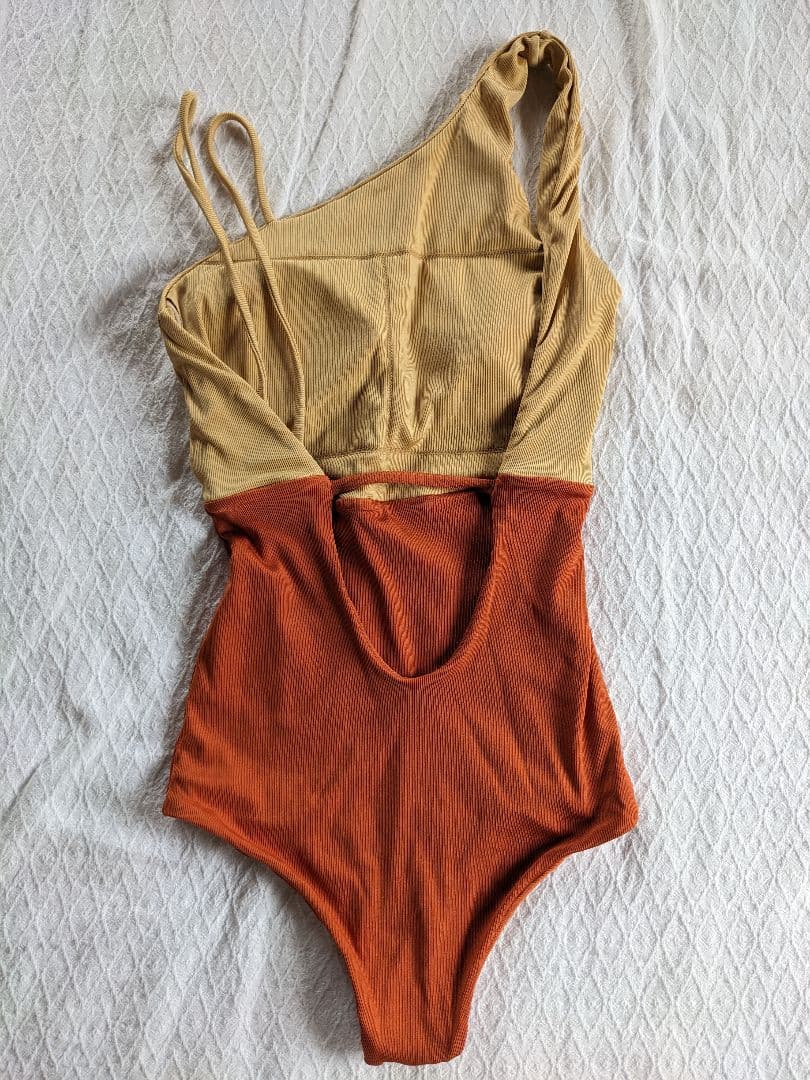 Jonnlynx ジョンリンクス　ワンピース水着　バイカラー