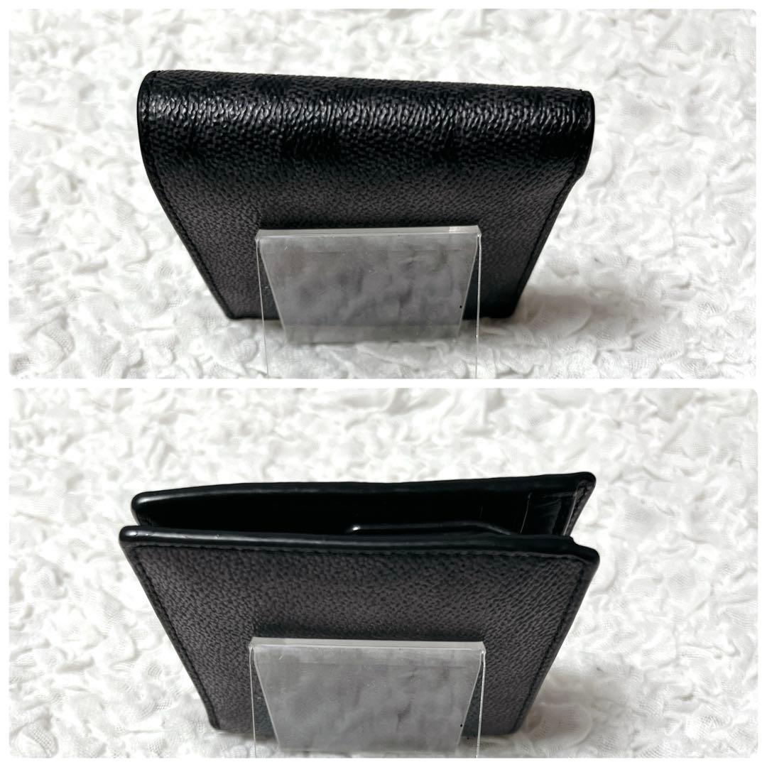 コーチ　シグネチャー　ブラック　レザー　二つ折り　財布　小銭入れ付　コンパクト