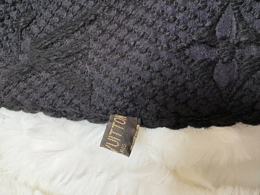 Louis Vuitton ブラック マフラー