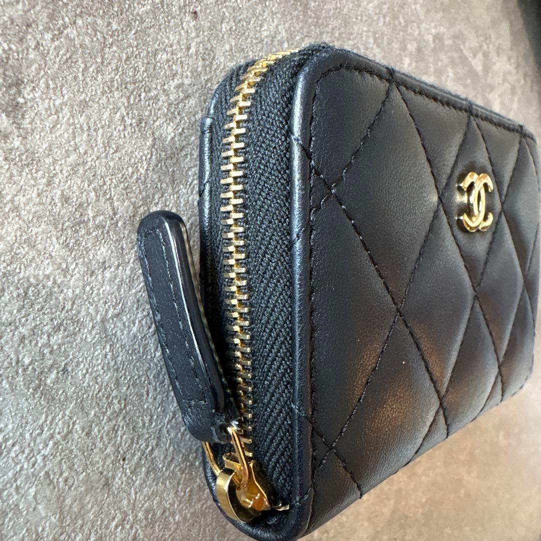 CHANEL クラシックジップパース　ラムスキン　ブラック　ゴールド金具