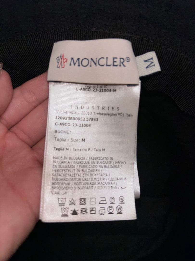 MONCLER ブラック バケットハット