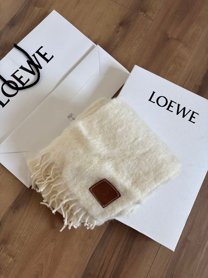 【最終お値下げ中12/16】ロエベ　スカーフ　ロエベマフラー　アイボリー　美品