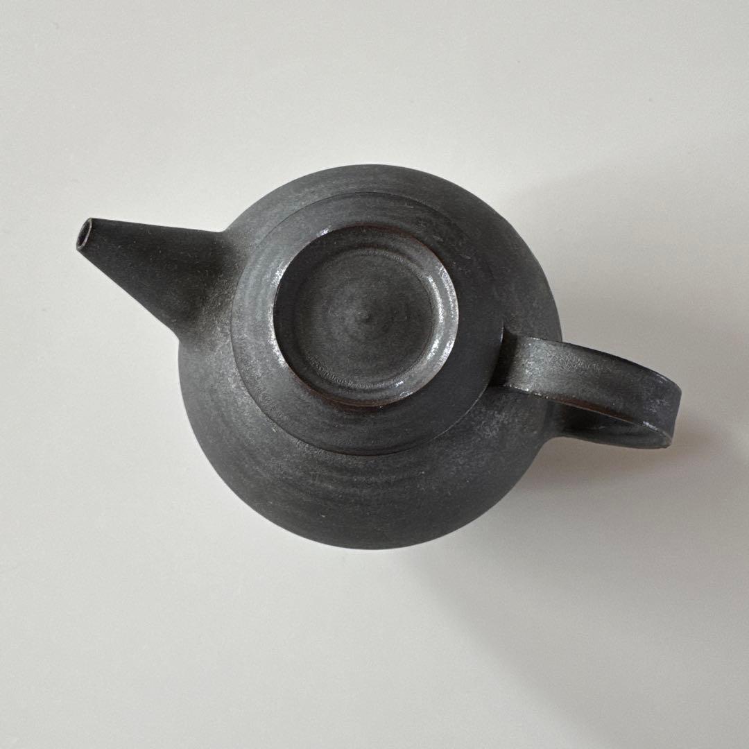 服部竜也さん　黒釉　ポット　陶器