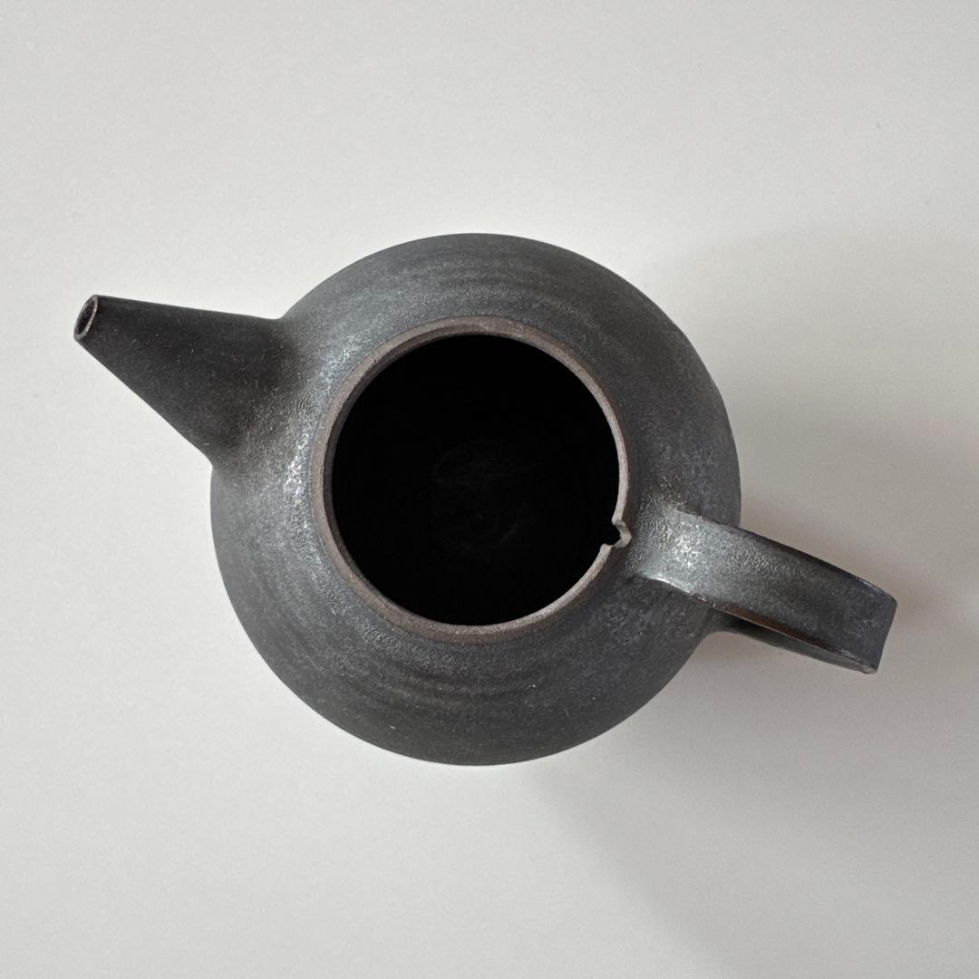 服部竜也さん　黒釉　ポット　陶器