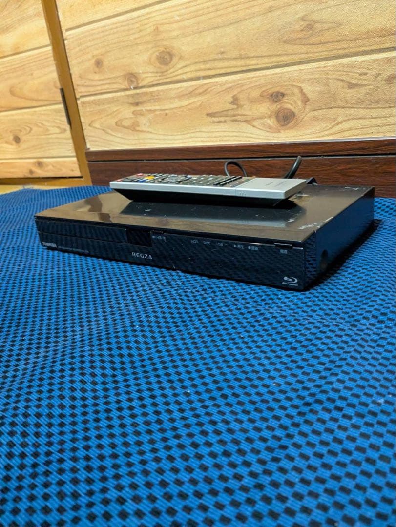 TOSHIBA REGZA ブルーレイレコーダー リモコン付き