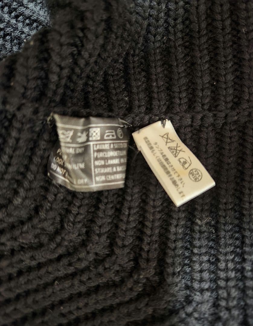 フェラガモ　ニットポンチョ