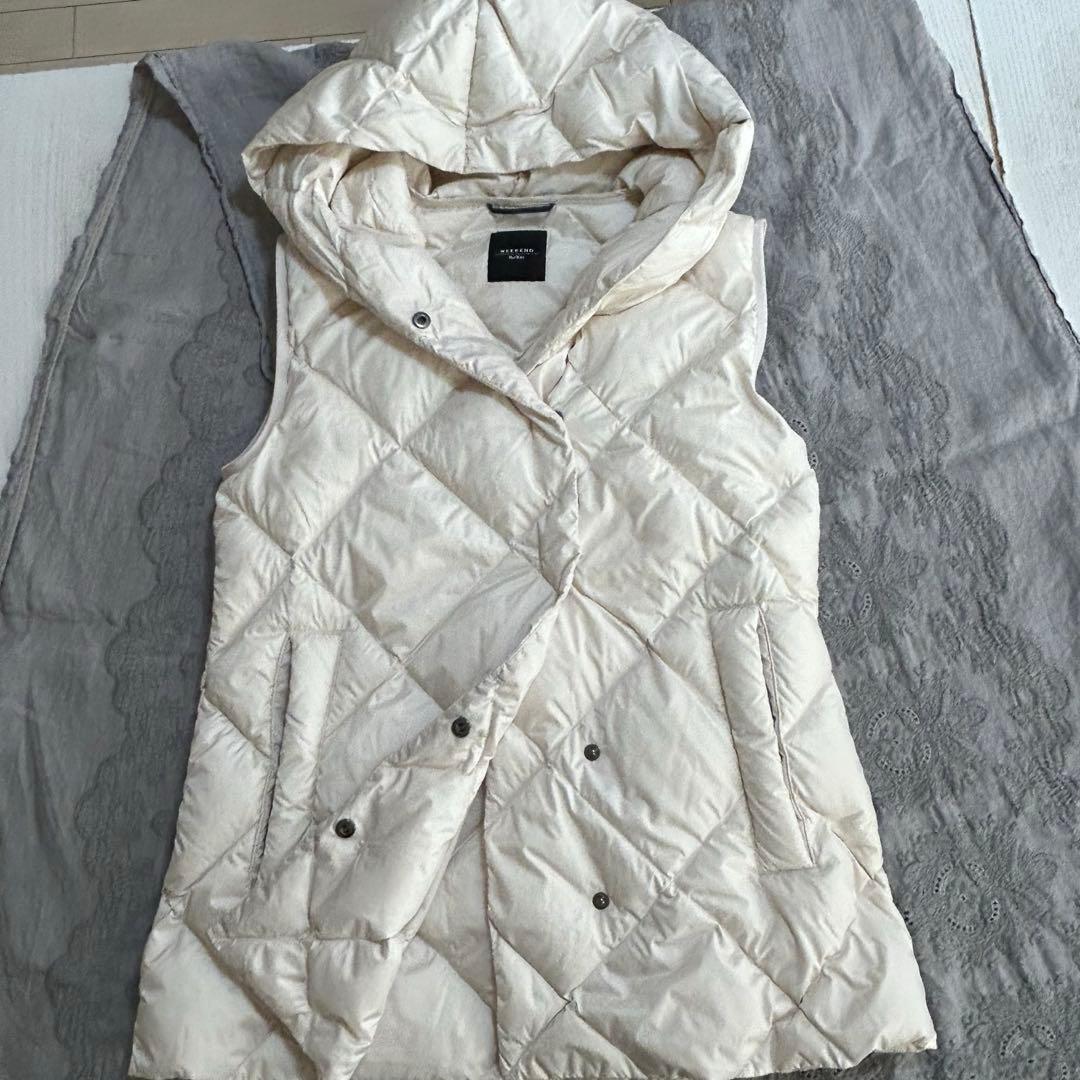 【みかりん】美品WEEKEND MaxMara フード付きダウンベスト