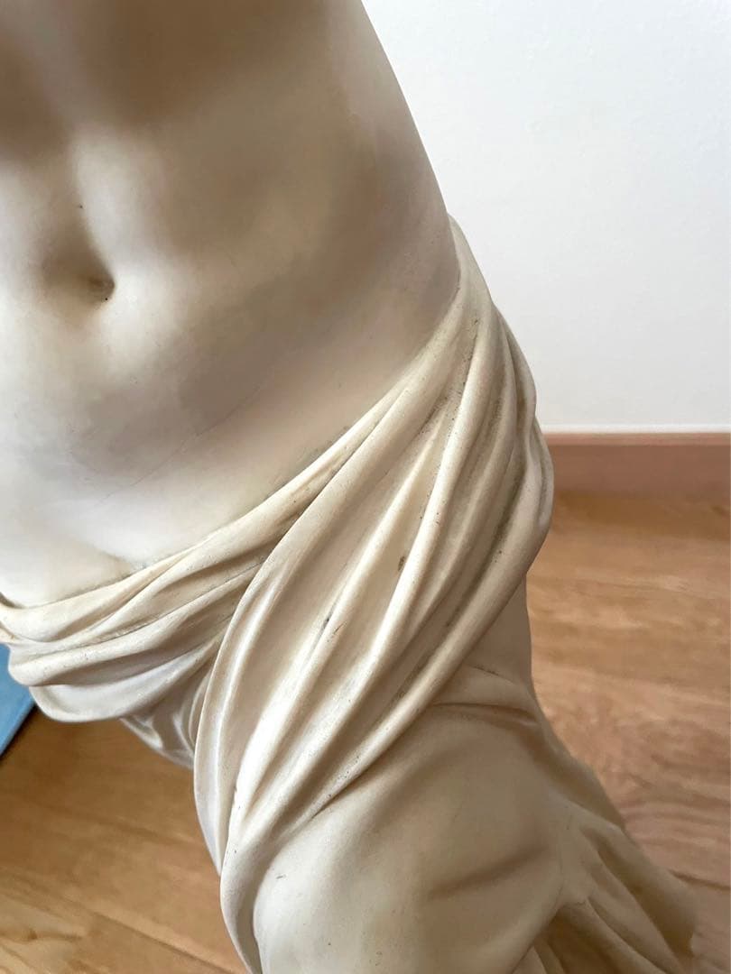 ミロのヴィーナス　彫像　台座付き　美術品