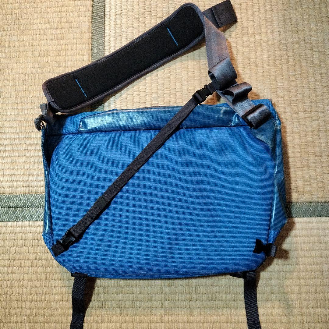 パタゴニアpatagoniaメッセンジャーバッグ ハーフマス ブラックホール