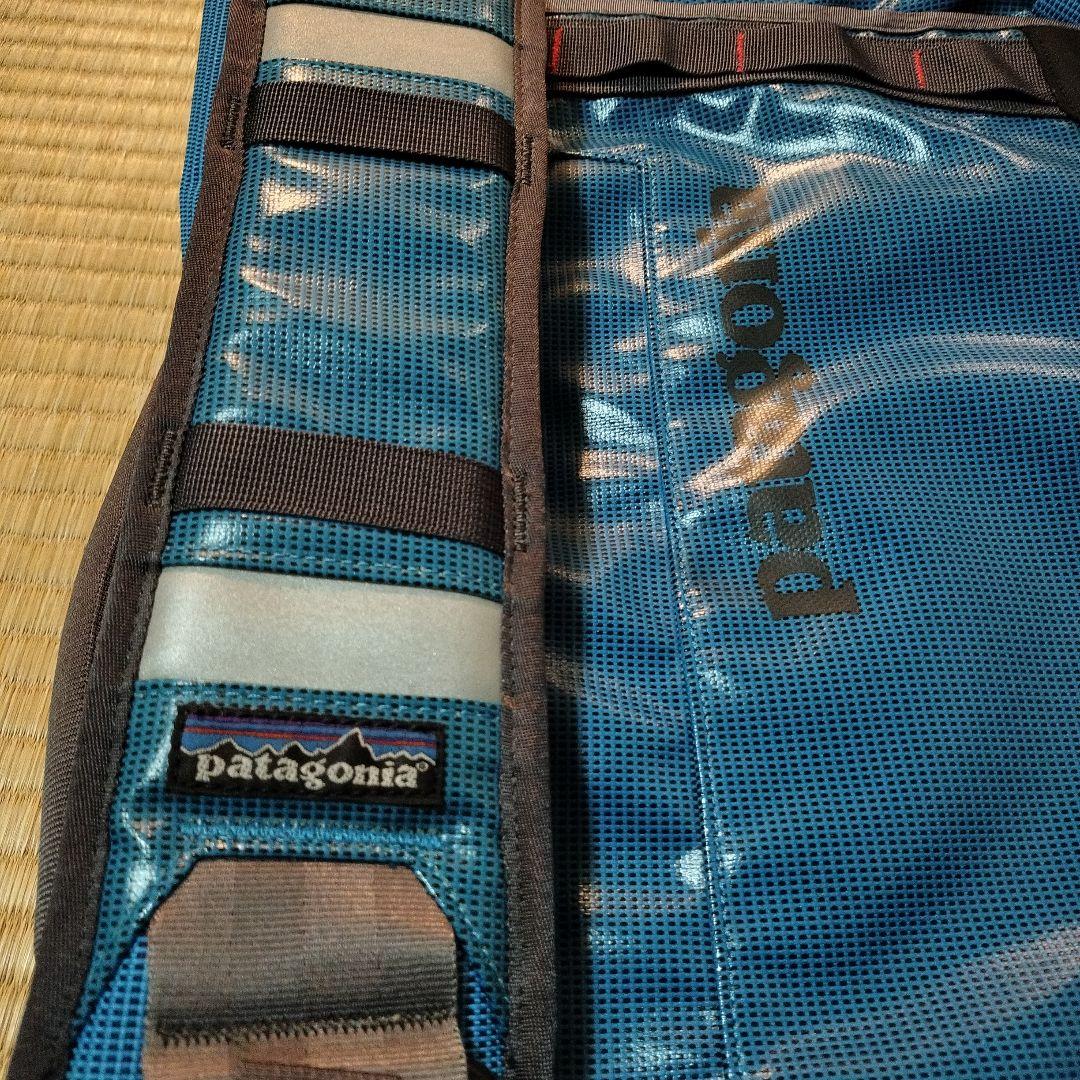 パタゴニアpatagoniaメッセンジャーバッグ ハーフマス ブラックホール