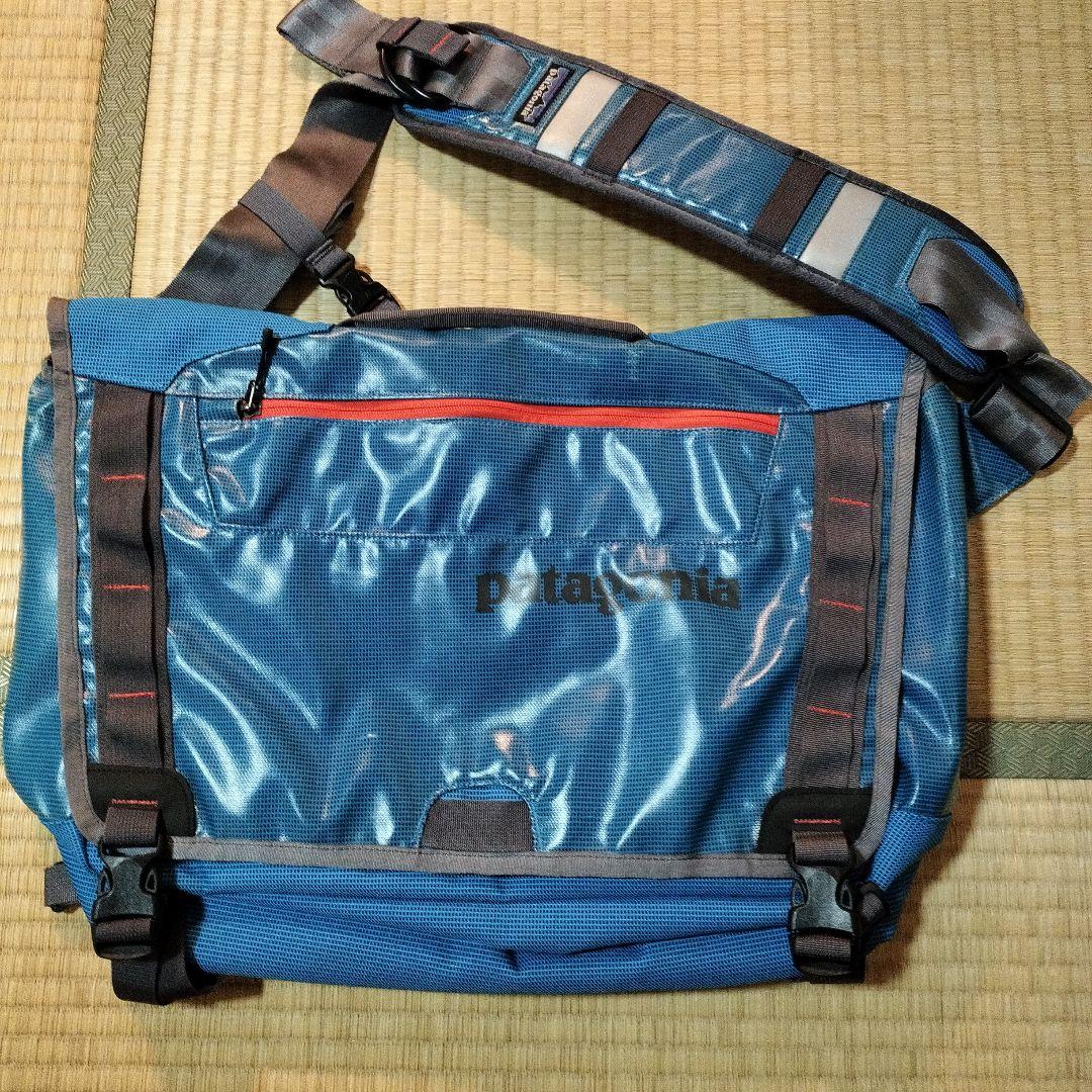 パタゴニアpatagoniaメッセンジャーバッグ ハーフマス ブラックホール
