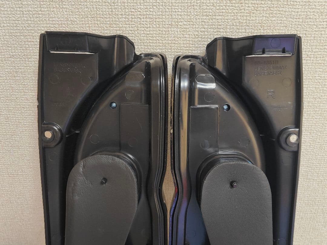 新品未使用品 ハイエース テールランプ ヴァレンティ レガンス ヘリオス