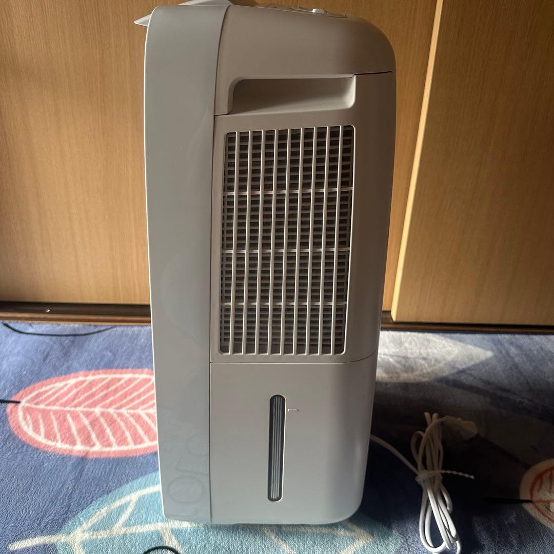 美品　シャープ衣類乾燥除湿機 【中古】CM-R100-Wホワイト2024年製