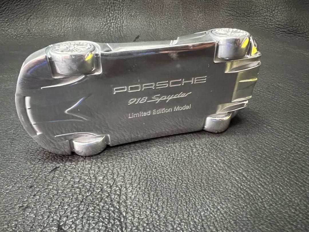 【ポルシェ 918スパイダー】メタル ミニカー　ペーパーウェイト　非売品