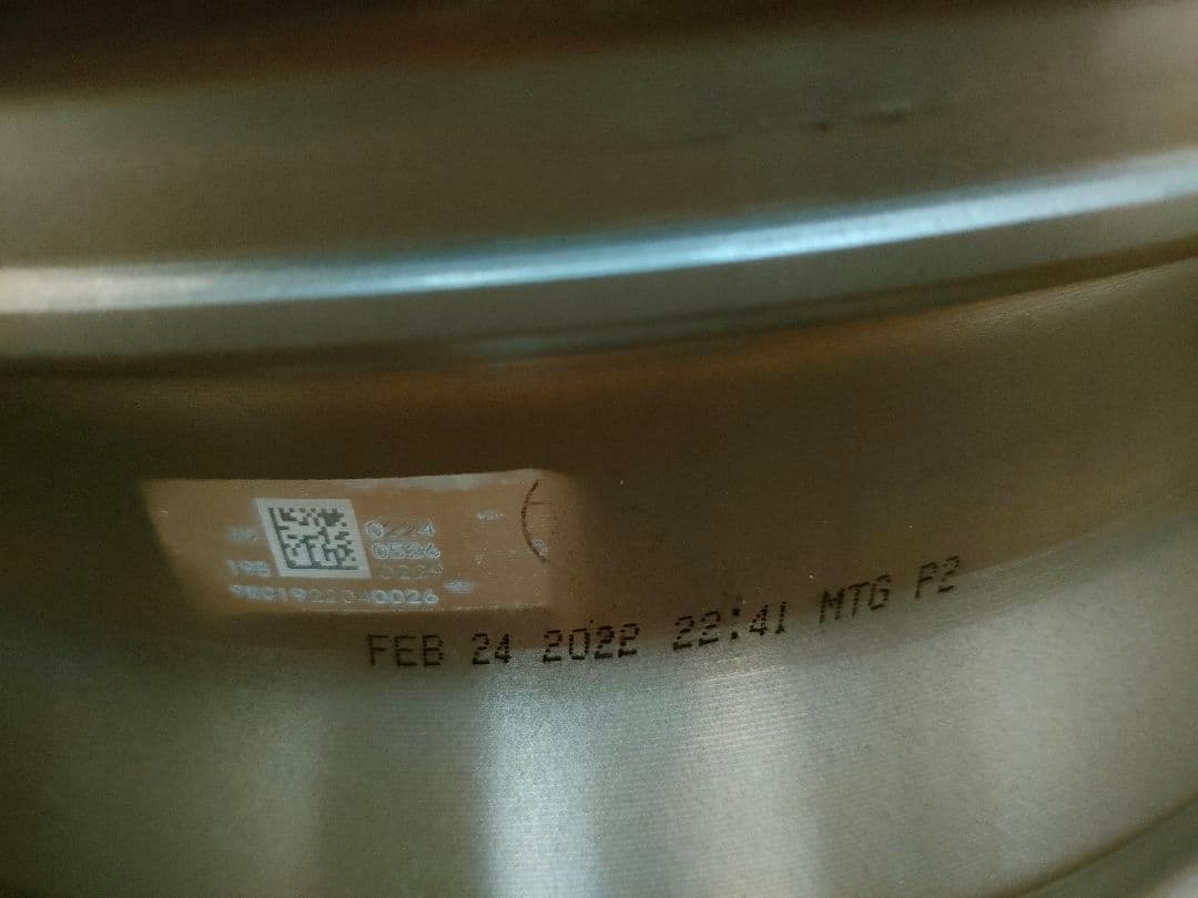 ジムニーJB64W（グレードXC） スズキ純正アルミホイール　1本中古品