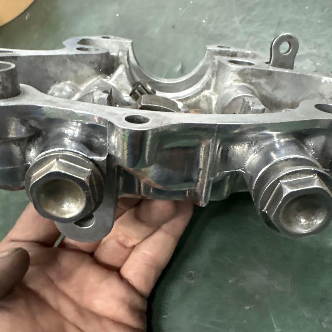 ひ*で様 sr400 2型　シリンダーヘッド　完全鏡面仕上げ