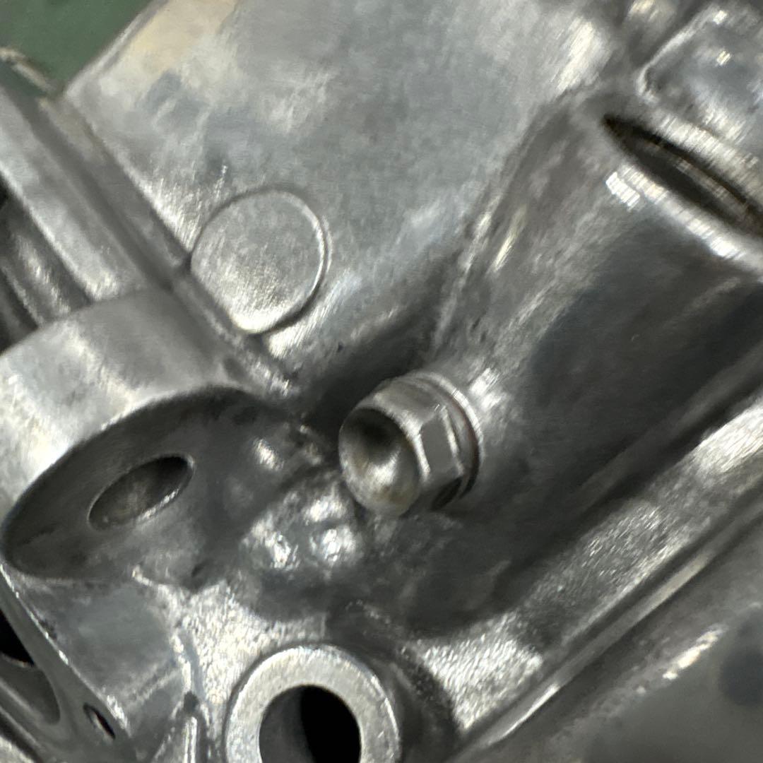 ひ*で様 sr400 2型　シリンダーヘッド　完全鏡面仕上げ