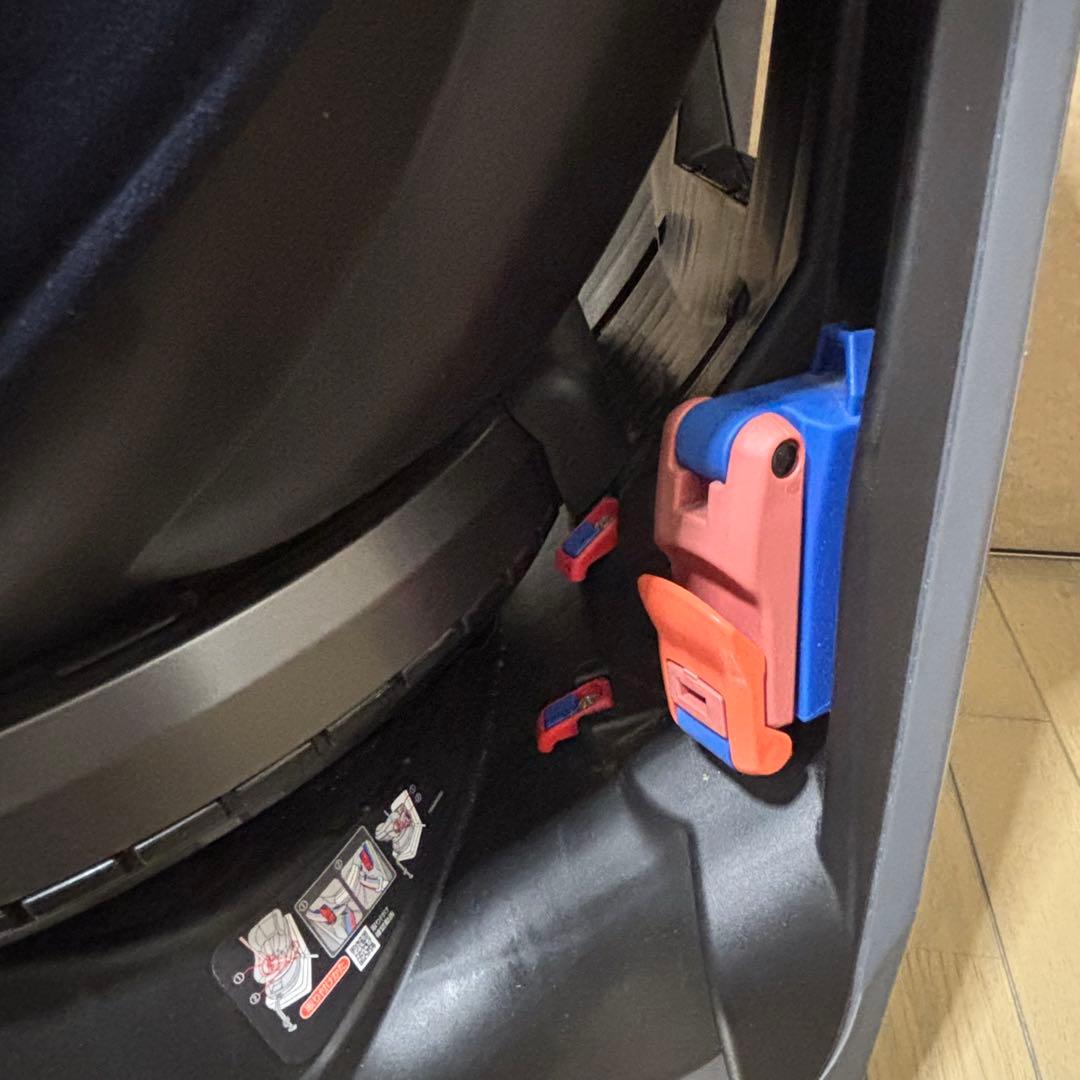 コンビ　チャイルドシート　回転式