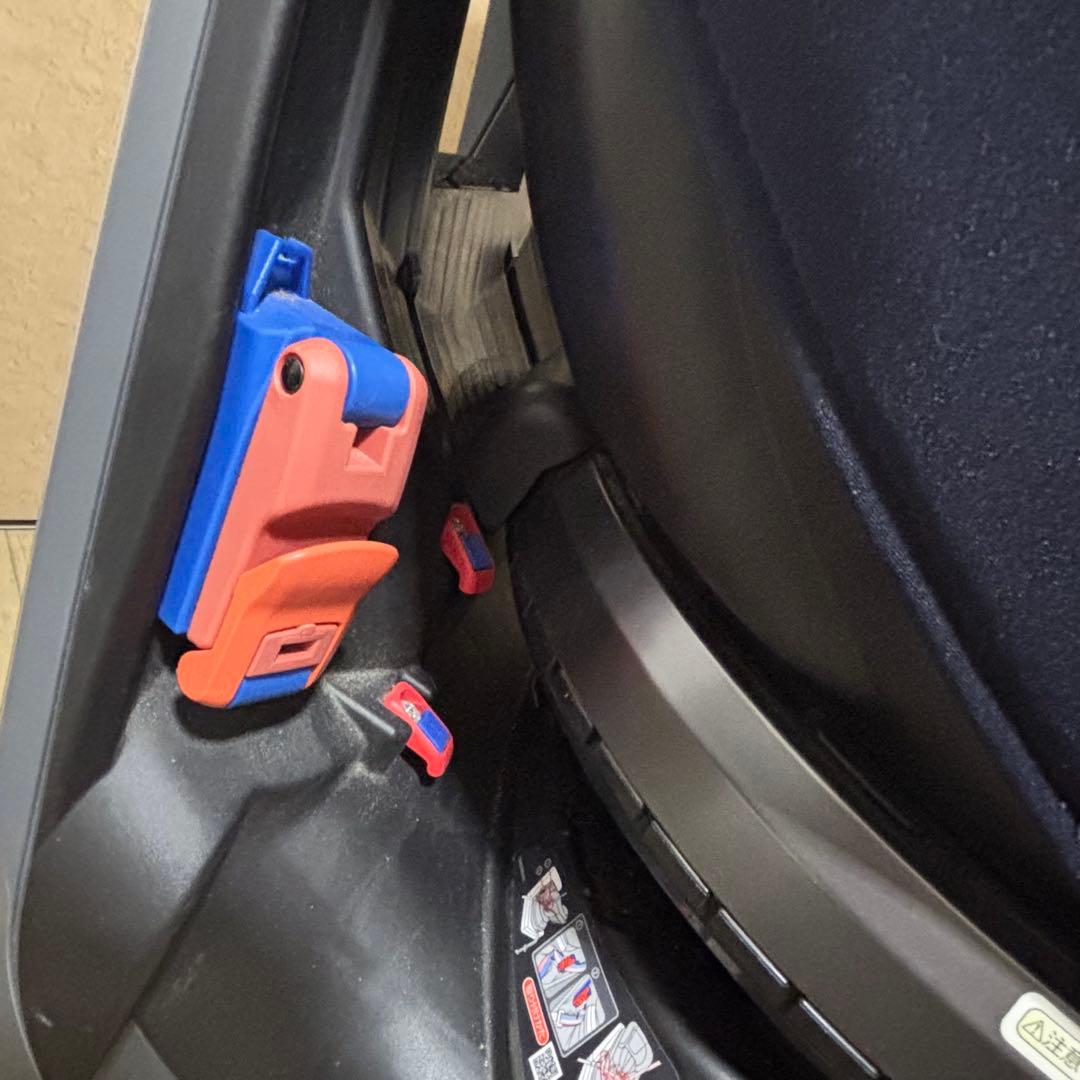 コンビ　チャイルドシート　回転式