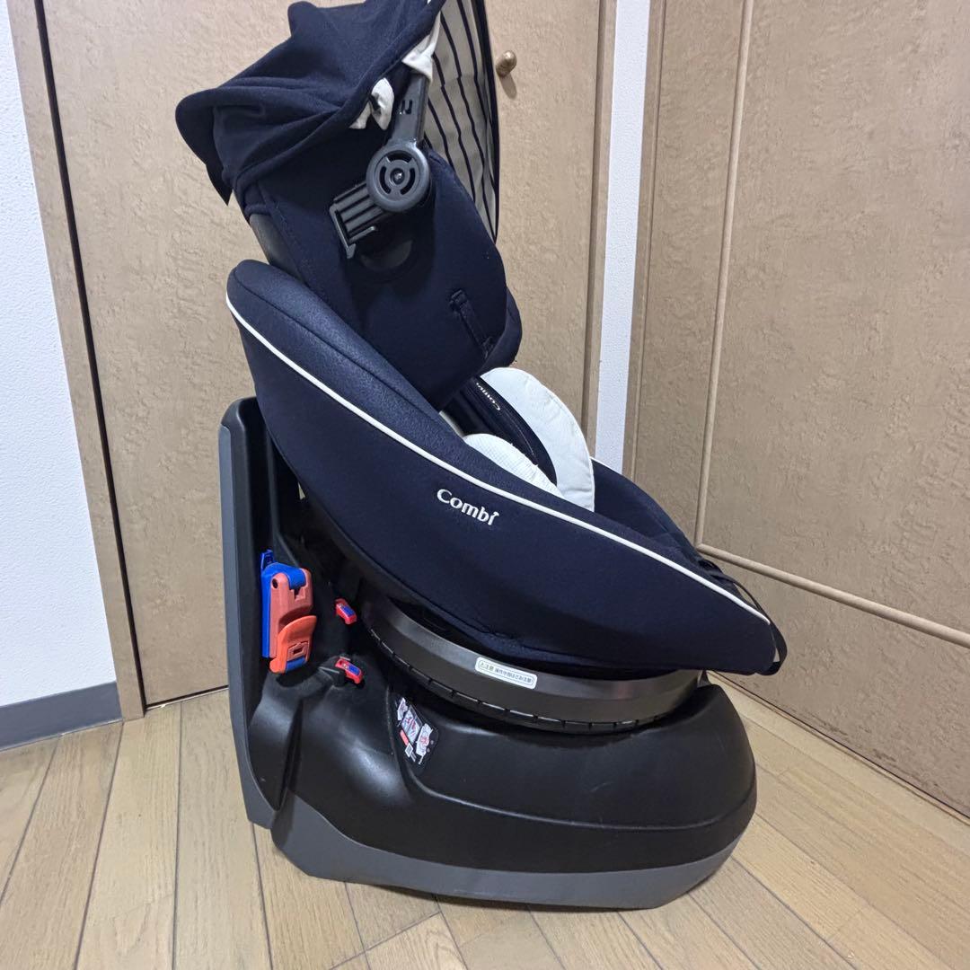コンビ　チャイルドシート　回転式
