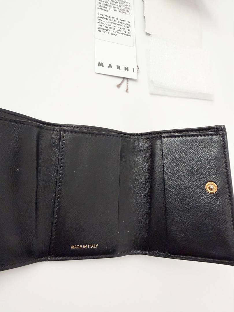 マルニ レザー三つ折財布 布袋 箱付き
