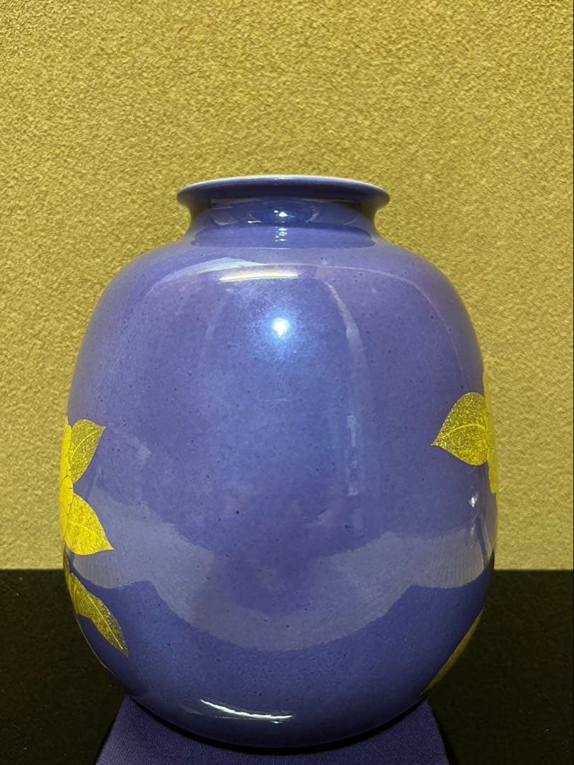 人間国宝　吉田美統　釉裏金彩　椿文　花瓶　九谷焼