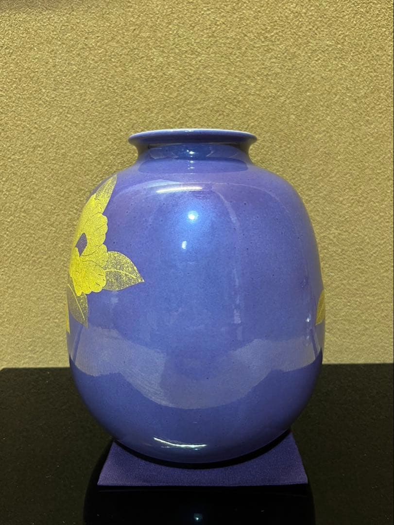 人間国宝　吉田美統　釉裏金彩　椿文　花瓶　九谷焼