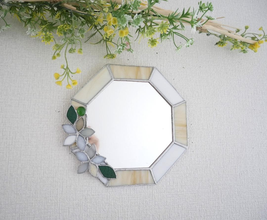 ✴︎:.。.ベージュ×ホワイトの八角形鏡♪　（size20/max22）