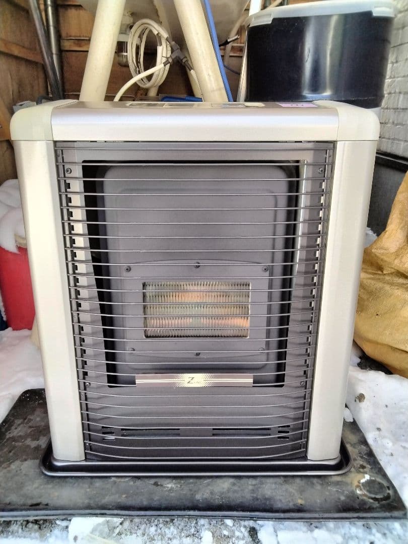 サンポットFF石油ストーブゼータス！品番「FFR‐563SX」2018年式中古品