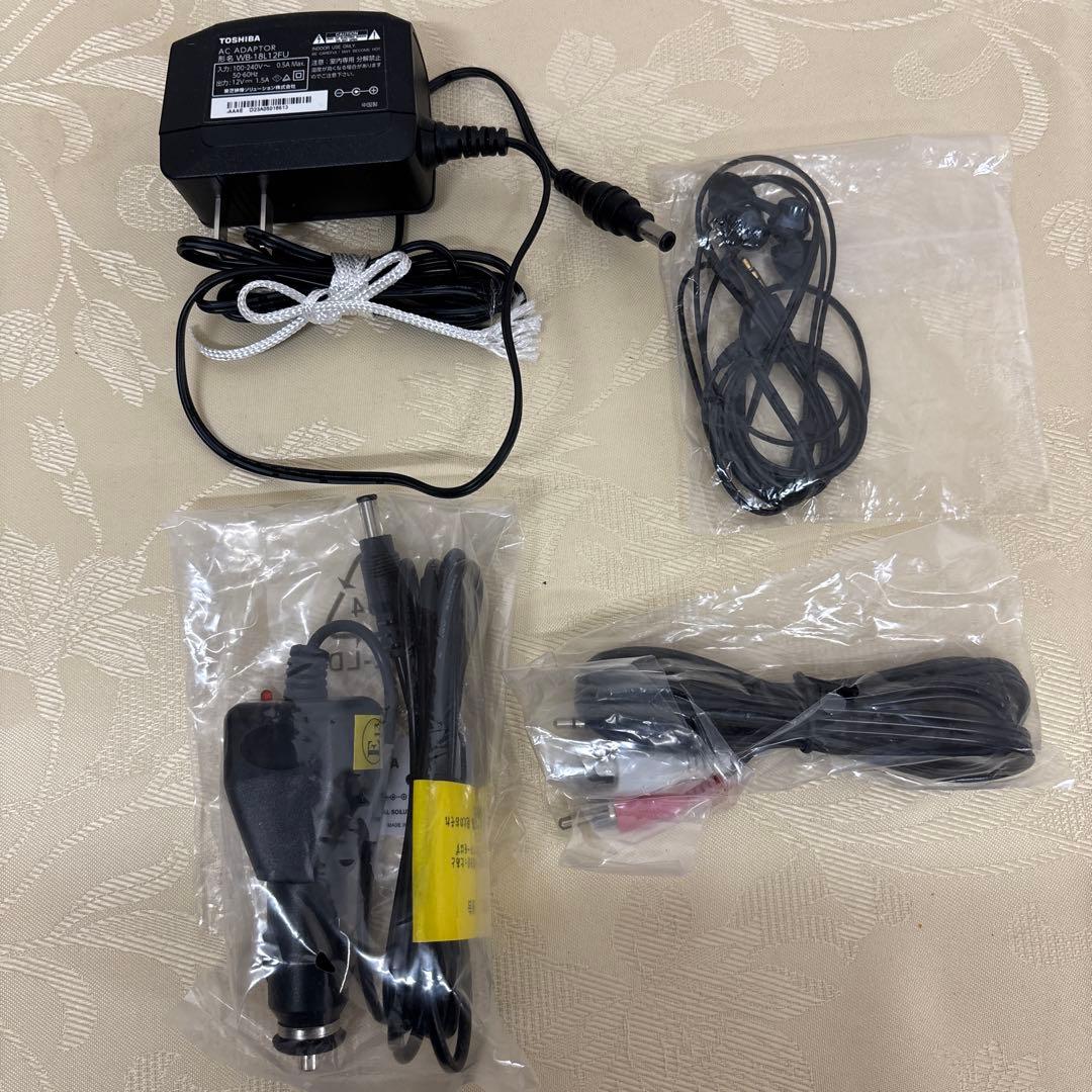 TOSHIBA 東芝　REGZA ポータブル　DVD プレイヤー　レグザ