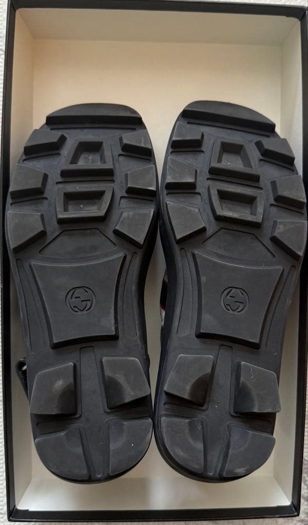 GUCCI メンズ　ストライプサンダル　ロゴ