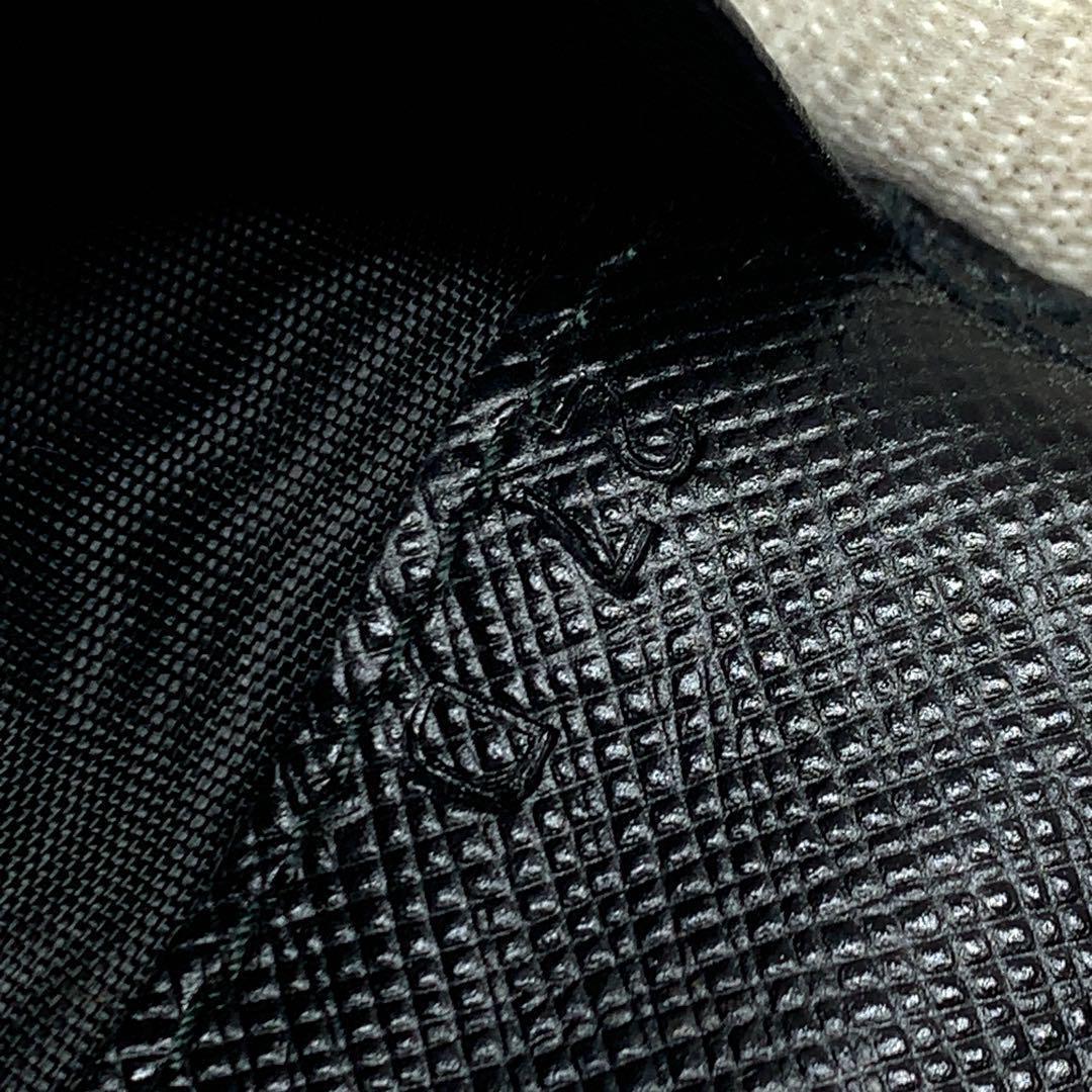 PRADA サフィアーノ ブラック 6連 キーケース 06103