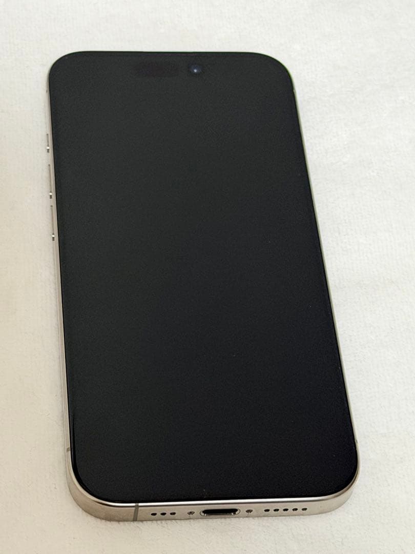 め*る様 Apple iPhone 15 Pro 256GB本体 付属品+新品液