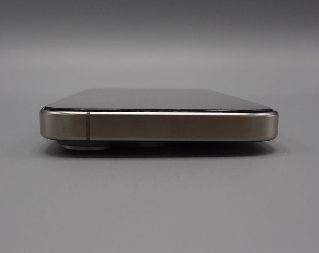 め*る様 Apple iPhone 15 Pro 256GB本体 付属品+新品液