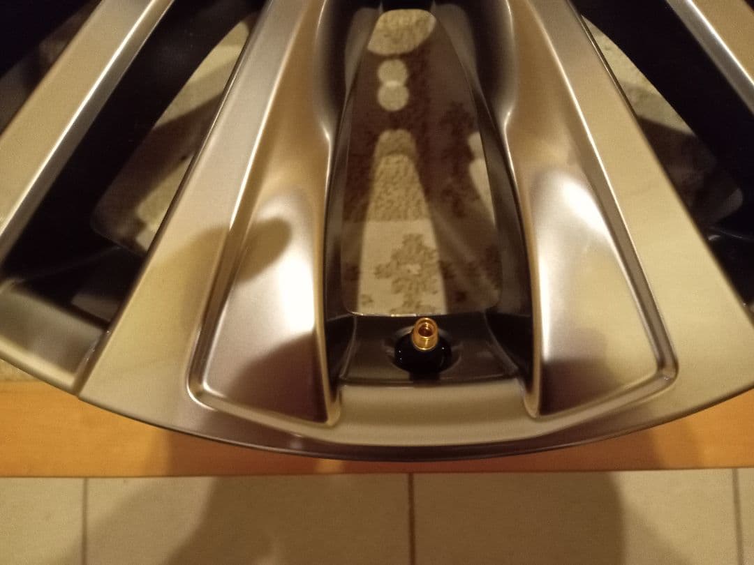 ８０系ハリアー純正ホイール　１本