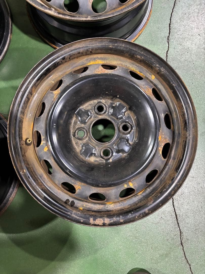 デミオ　純正　14インチ　6j +45 鉄チン