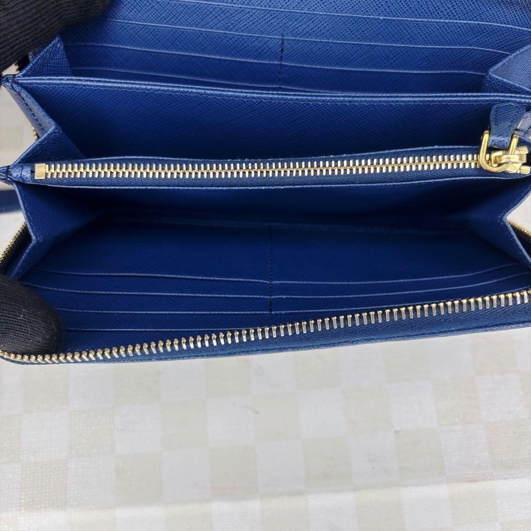 極美品　PRADA プラダ　長財布　ラウンドファスナー　M83