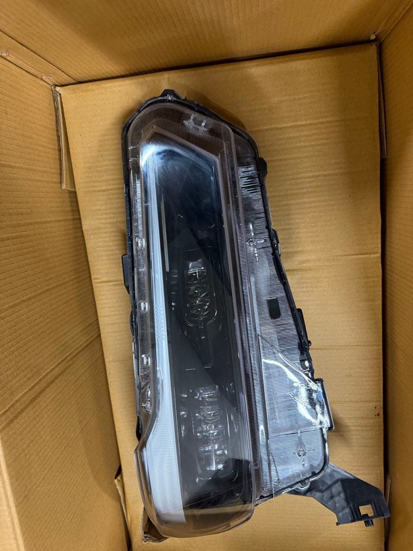 WRV右ヘッドライト