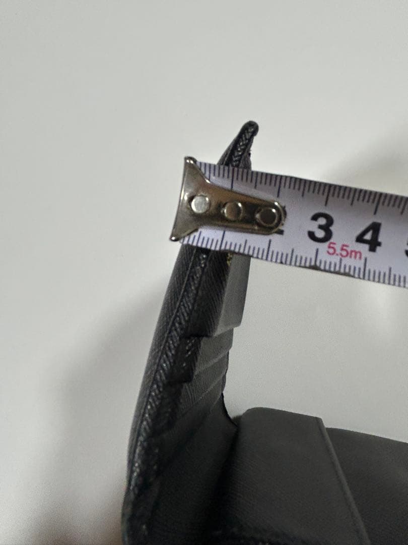 プラダ 2つ折り財布 レザー 三角ロゴ ブラック 美品　1MV204