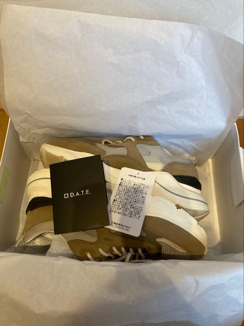 DATE デイト FUGA スニーカー　24.5