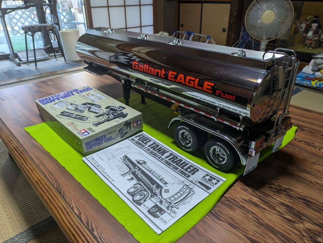 タミヤ　1/14　RC トレーラー用 フューエルタンク　　オートサポートレッグ付