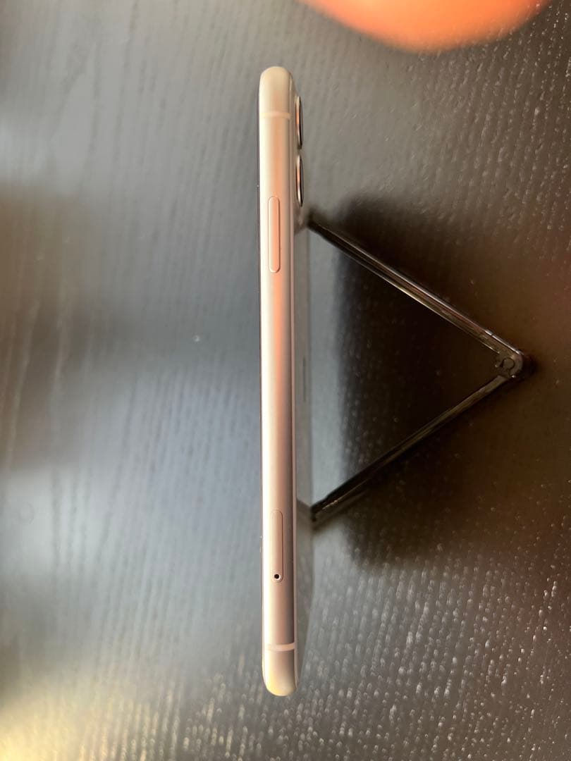 Apple iPhone 11 ホワイト 本体