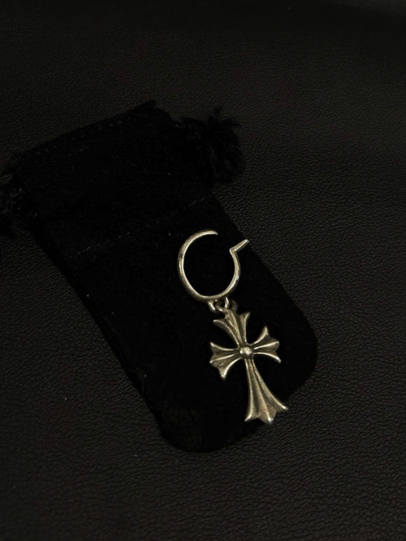 CHROME HEARTS クロムハーツ　タイニーCHクロス　フープピアス