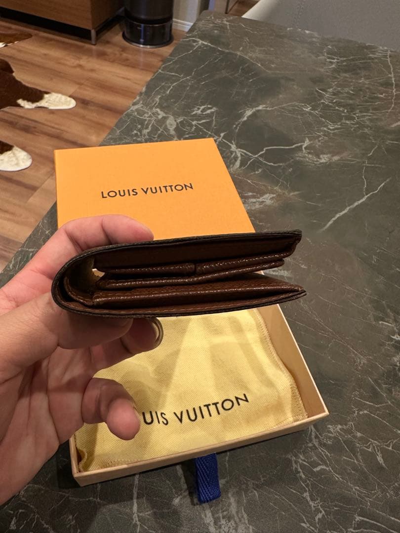 【レア】LOUIS VUITTONモノグラム 折り財布