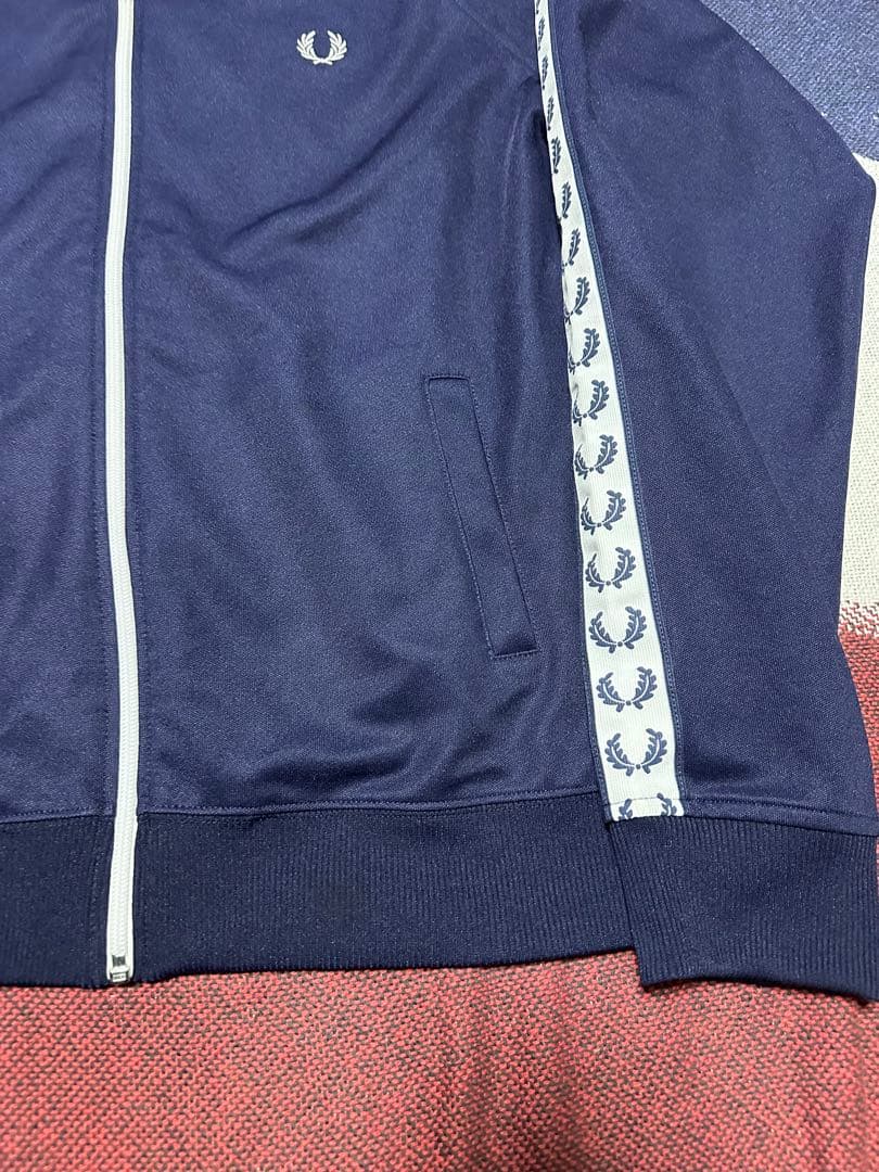 FRED PERRY Taped Track Jacket ネイビー　J6231