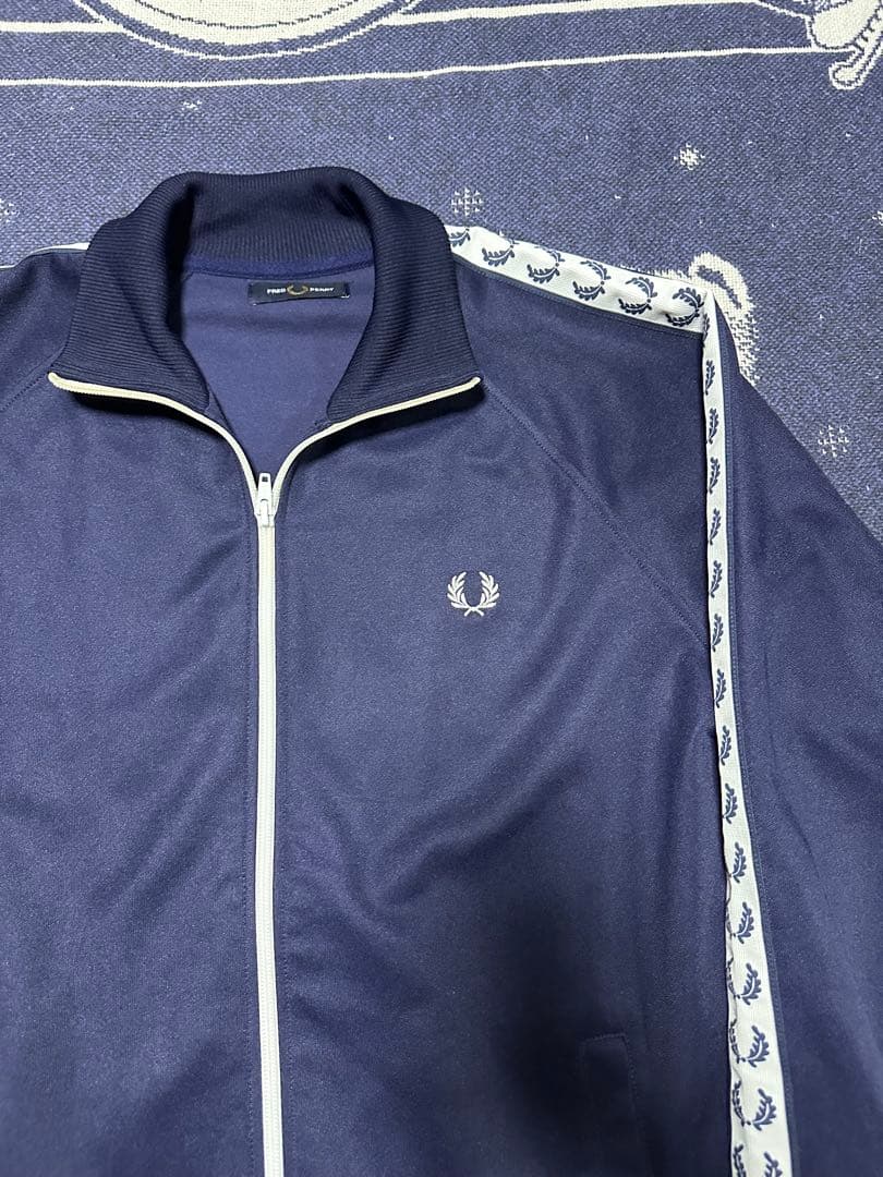 FRED PERRY Taped Track Jacket ネイビー　J6231