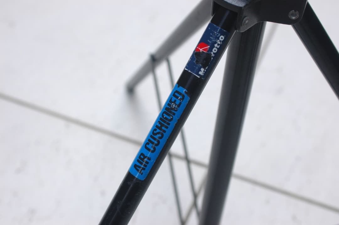 マンフロット　ライトスタンド051JBAC（エアクッション）2本セット