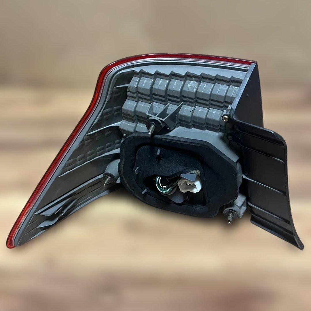 180系 クラウンロイヤル 前期 純正 テールランプ ICHIKO 30-303