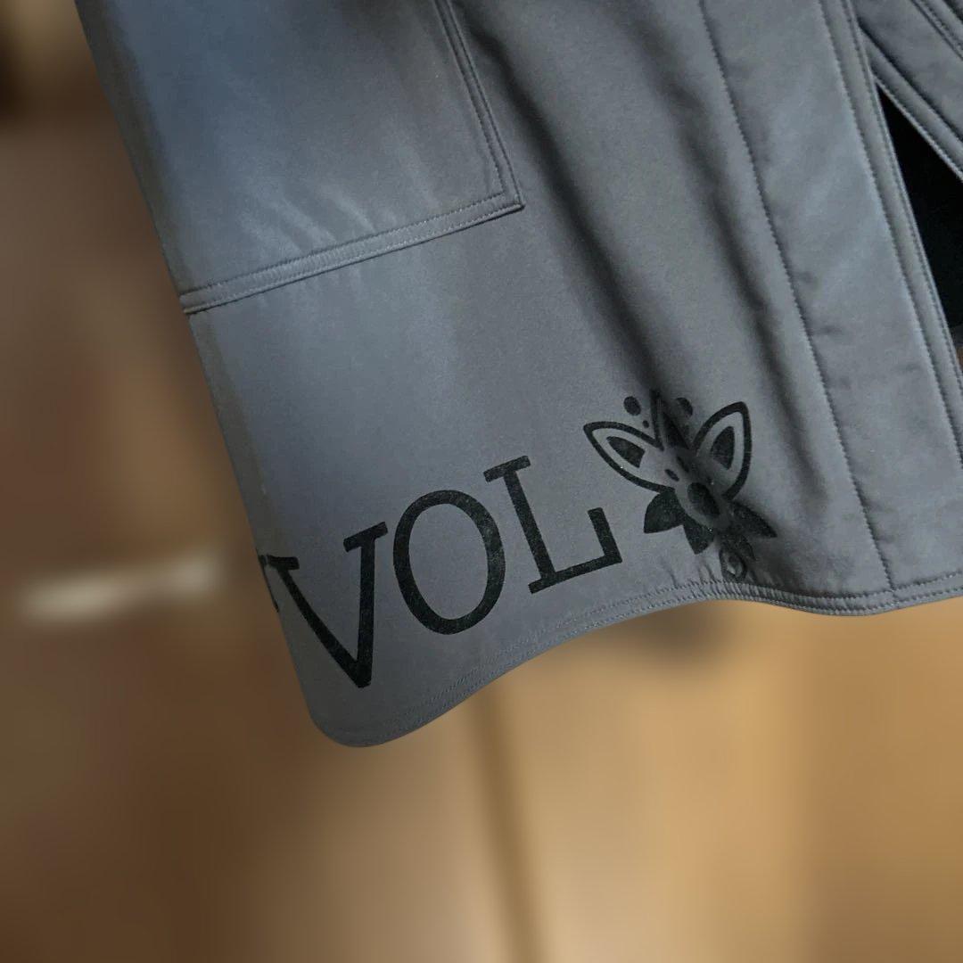 ゆ*り様 トクコ　花柄プリント フード付きジャケット 黒　TOKUKO