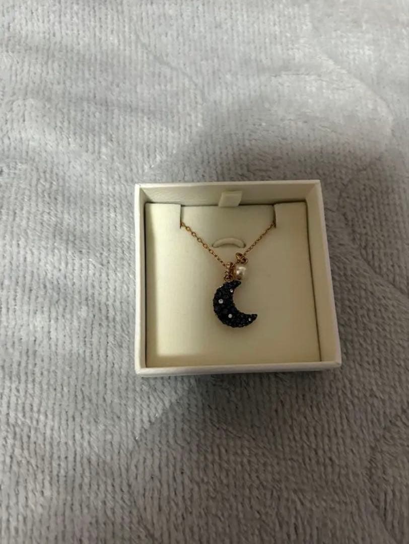 SWAROVSKIネックレス